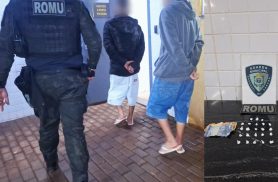 Ação da ROMU termina com dois conduzidos e apreensão de drogas em praça do Bairro Floresta