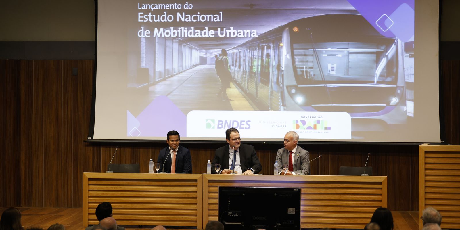 Imagem referente a Estudo do BNDES mapeia 187 projetos para melhorar o transporte público