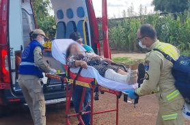 Portão sai do trilho e atinge perna de mulher no Bairro Santos Dumont
