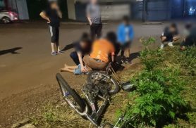 Duas crianças ficam gravemente feridas após carro bater em bicicleta no Pioneiros Catarinenses