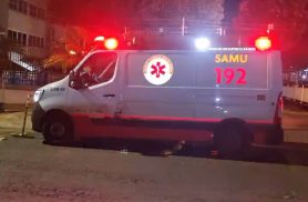 Menino de 12 anos é socorrido após se ferir durante partida de futebol