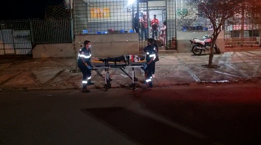 Homem de 41 anos é socorrido após ser encontrado caído em via pública no Bairro XIV de Novembro