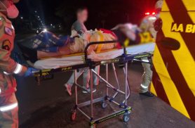 Motociclista fica gravemente ferido após colisão com carro no Centro de Cascavel