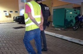 Homem com mandado de prisão por furto é detido pela Polícia Civil em Cascavel Velho