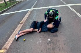 Homem sofre ataque epiléptico e cai no meio da Avenida Brasil