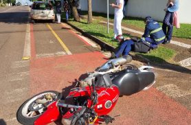 Mulher é socorrida após acidente com Corsa em Cascavel