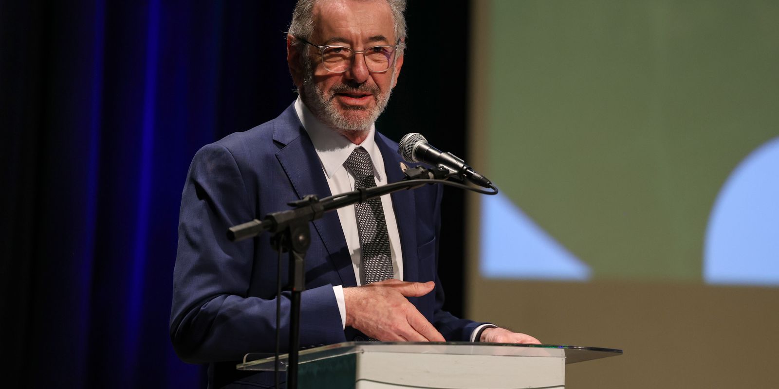Imagem referente a “Brasil não vai abandonar a mesa”, diz ministro sobre taxação dos EUA