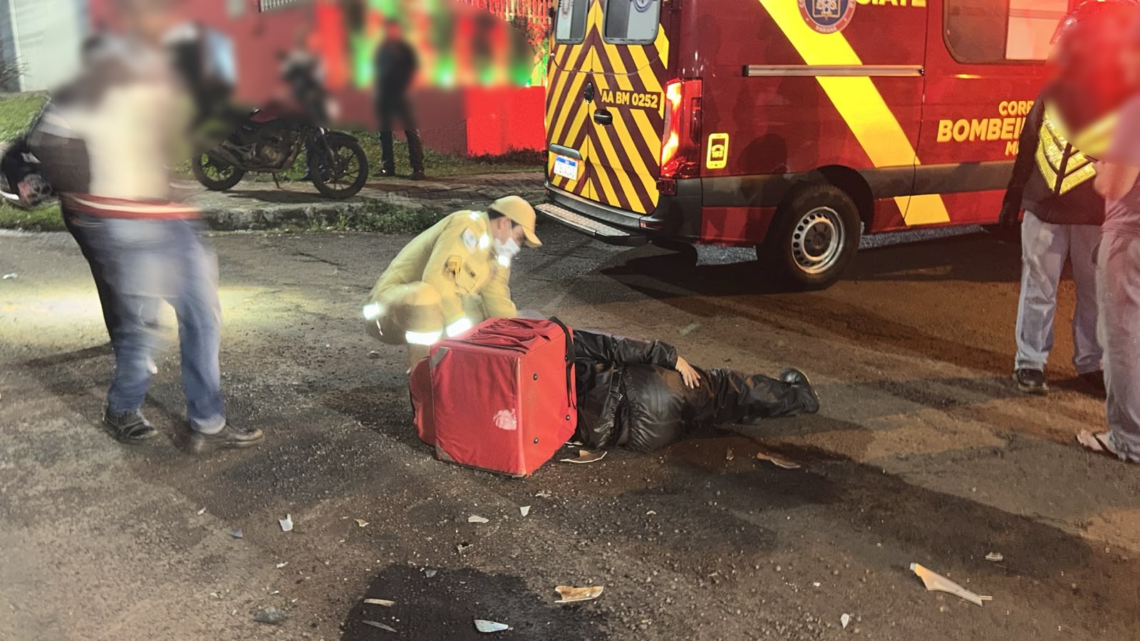 Motociclista fica ferido após acidente na Av. Corbélia