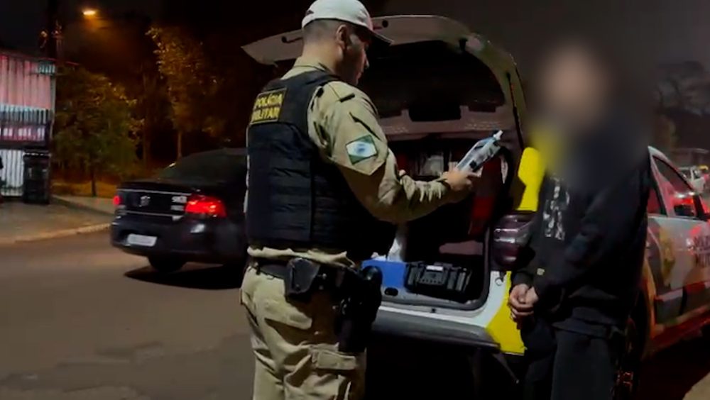 Motorista que se envolveu em acidente na Rua Corbélia não tinha CNH, afirma PM Imagem referente a Motorista que se envolveu em acidente na Rua Corbélia não tinha CNH, afirma PM