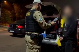 Motorista que se envolveu em acidente na Rua Corbélia não tinha CNH, afirma PM