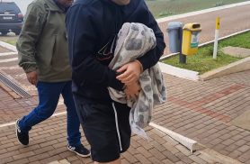 Homem com mandado por regressão de pena é preso pelo GDE na Rodoviária de Cascavel