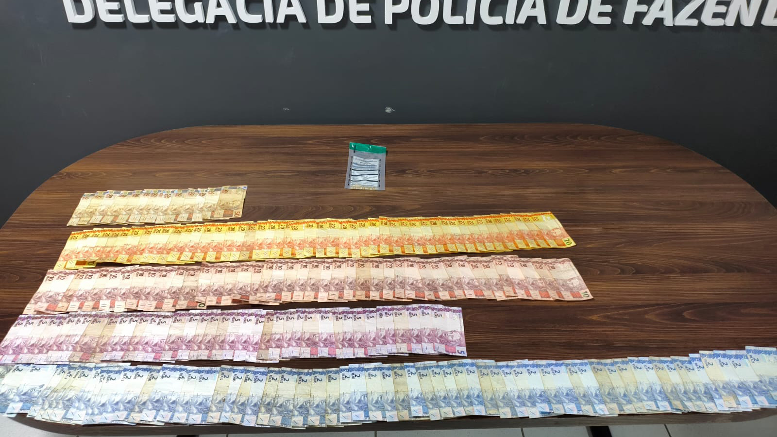PCPR prende três pessoas por tráfico de drogas em Fazenda Rio Grande