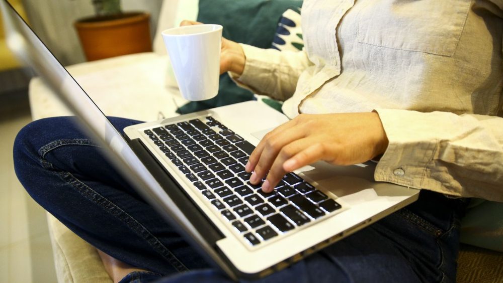 AGU notifica Google para remover perfis que promovem apostas ilegais Imagem referente a AGU notifica Google para remover perfis que promovem apostas ilegais