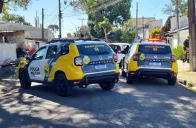Ataque a tiros mata casal em carro; mulher teria sido vítima por estar com o companheiro