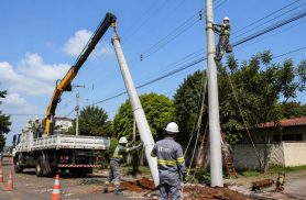 Copel prevê desligamento de 183 unidades consumidoras para troca de poste em Cascavel Copel prevê desligamento de 183 unidades consumidoras para troca de poste em Cascavel