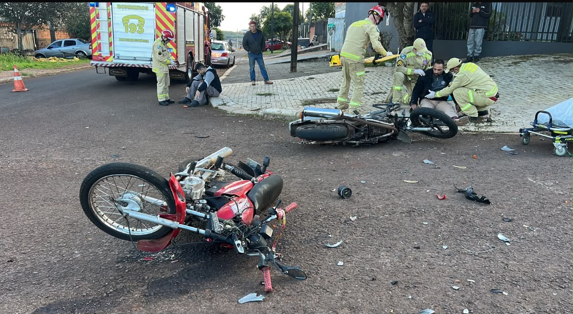 Batida entre motos no bairro Floresta deixa dois feridos em Cascavel