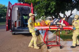 Idosa cai da escada e fratura a perna no Universitário