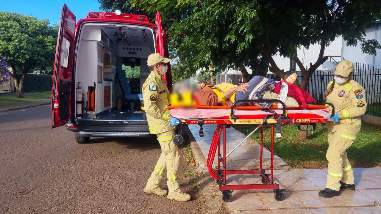 Idosa cai da escada e fratura a perna no Universitário