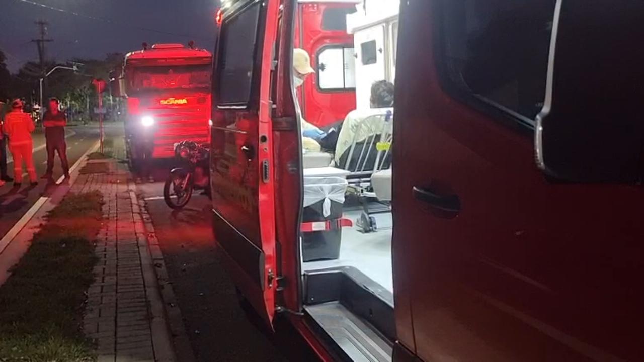 Motociclista se envolve em acidente de trânsito no Maria Luiza e fica ferido