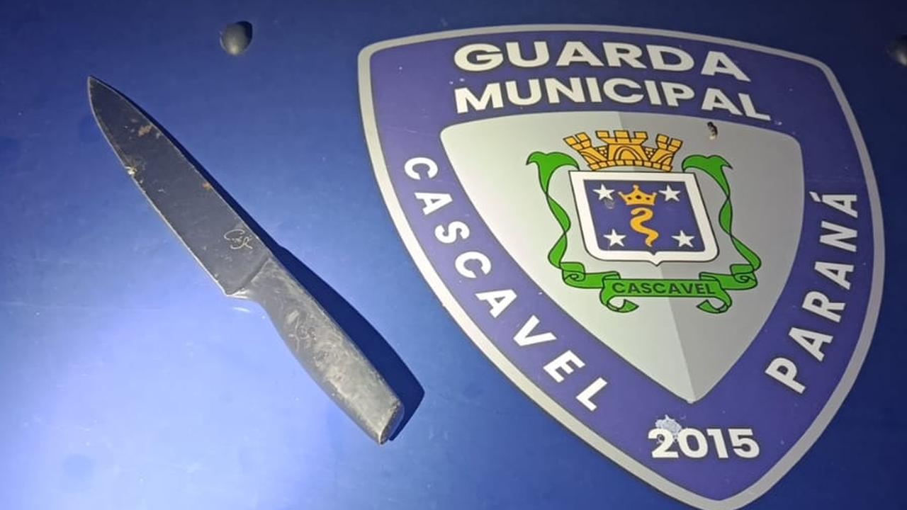 Confusão em posto de combustíveis termina em ameaça com faca