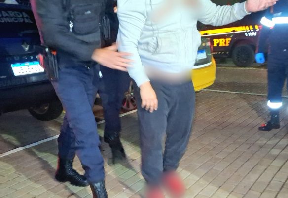 Homem é detido após desacatar equipes do Samu e da Guarda Municipal no Parque São Paulo Homem é detido após desacatar equipes do Samu e da Guarda Municipal no Parque São Paulo