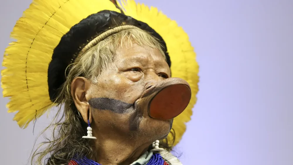 Internado, cacique Raoni tem saúde estável e respira sem aparelhos Imagem referente a Internado, cacique Raoni tem saúde estável e respira sem aparelhos