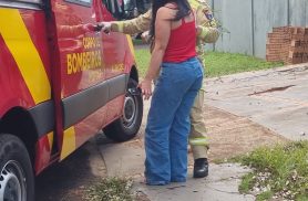 Mulher de 46 anos cai de autopropelido elétrico e sofre suspeita de fratura na mão