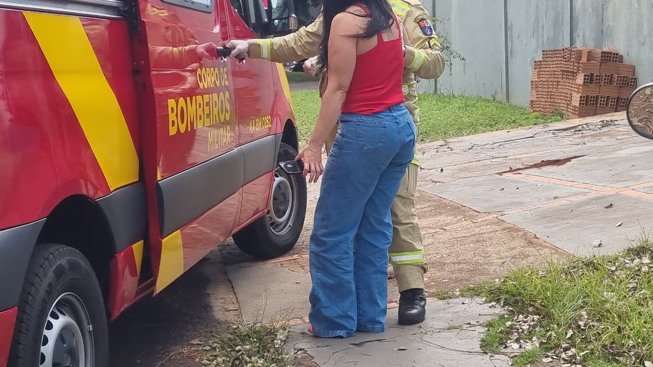 Mulher de 46 anos cai de autopropelido elétrico e sofre suspeita de fratura na mão