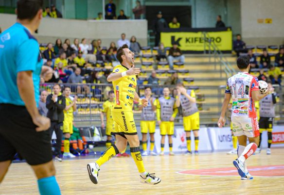 Cascavel Futsal é superado pelo Jaraguá pela Liga Nacional