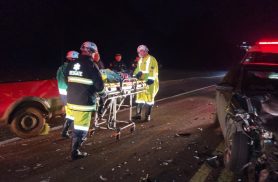 Dois homens ficam feridos em colisão na rodovia BR-277, em Cascavel