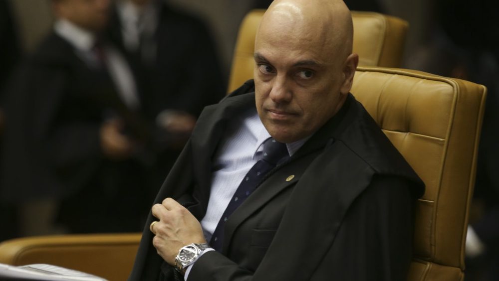 STF dá 48h para tribunais explicarem pagamentos acima do limite a juiz Imagem referente a STF dá 48h para tribunais explicarem pagamentos acima do limite a juiz