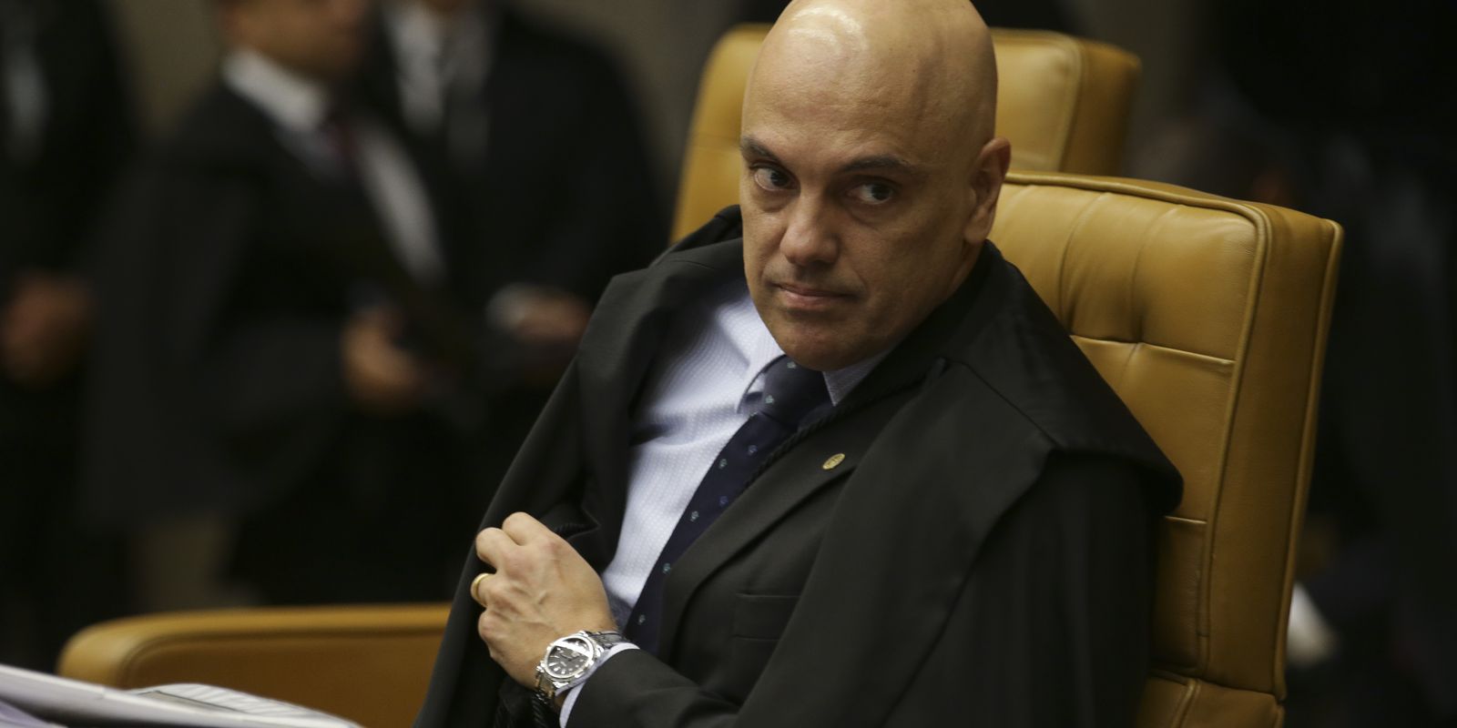 Imagem referente a STF dá 48h para tribunais explicarem pagamentos acima do limite a juiz