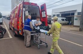 Jovem quase tem dedo amputado durante acidente com máquina