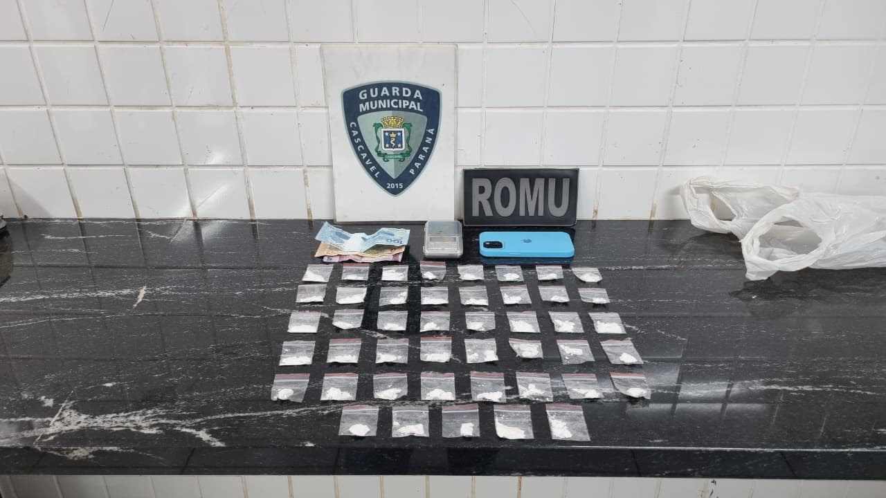 Jovem é detido com cocaína durante patrulhamento em Cascavel