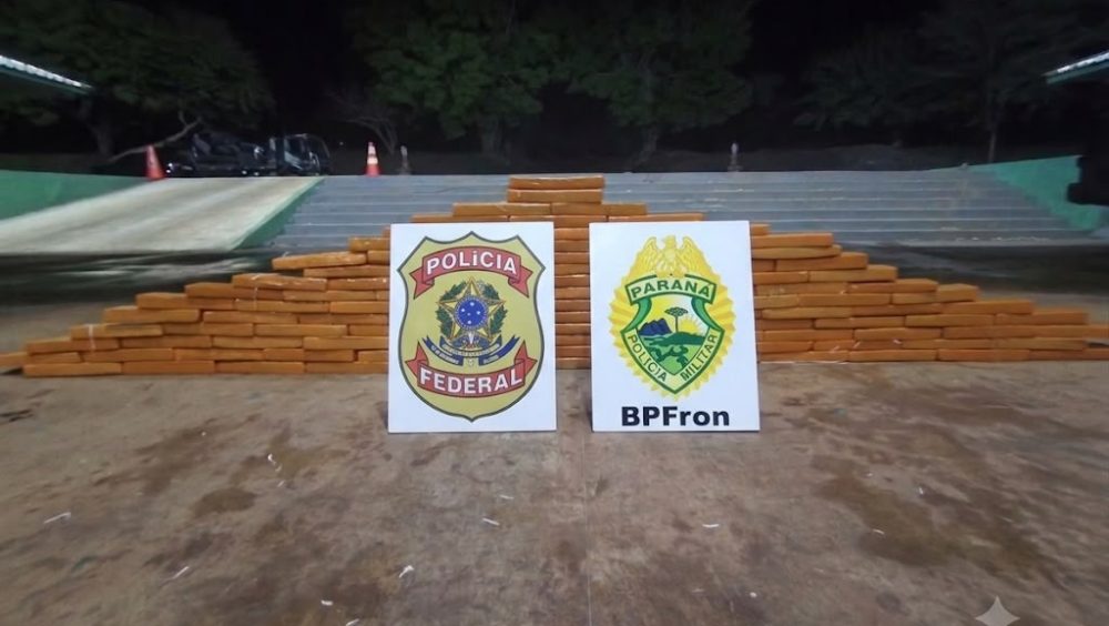 BPFRON e PF apreendem mais de 107 quilos de maconha durante patrulhamento no Rio Paraná Imagem referente a BPFRON e PF apreendem mais de 107 quilos de maconha durante patrulhamento no Rio Paraná