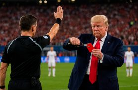 Trump intervém junto à FIFA e jogador dos EUA é liberado após cartão vermelho