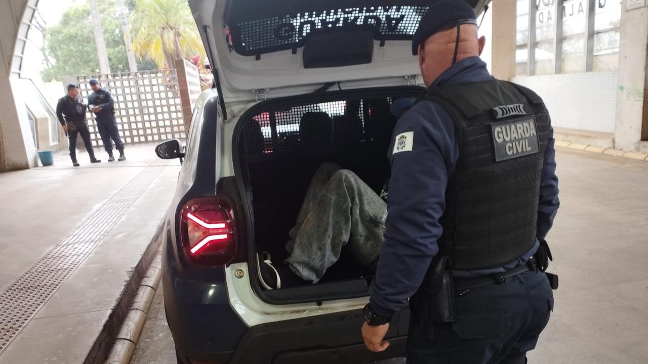 Jovem em posse de drogas é preso no Terminal Leste de Cascavel