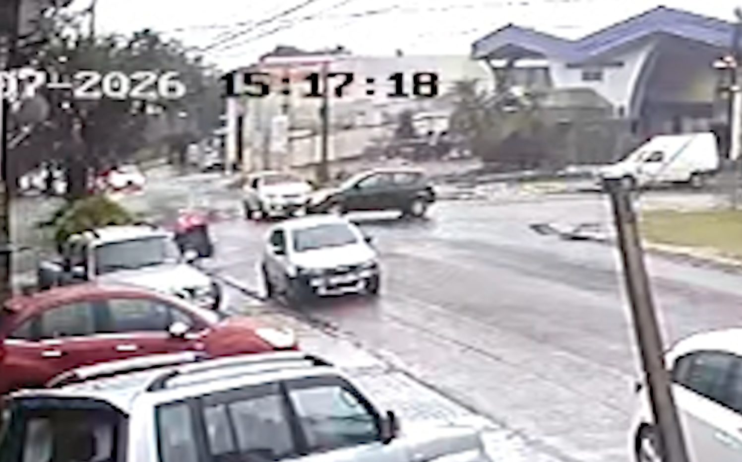 Vídeo mostra colisão entre Ka e Siena no Bairro São Cristóvão