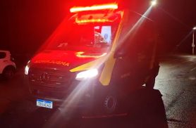 Motociclista fica ferida após cair em buraco no Bairro Tropical