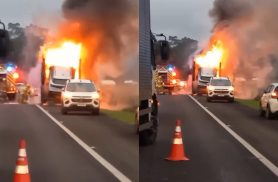 Caminhão-cegonha com aproximadamente 10 carros pega fogo na BR-277