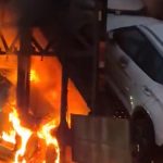 Imagem relativa a Novas imagens mostram intensidade das chamas que destruíram caminhão-cegonha carregado com veículos na BR-277