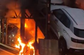 Novas imagens mostram intensidade das chamas que destruíram caminhão-cegonha carregado com veículos na BR-277