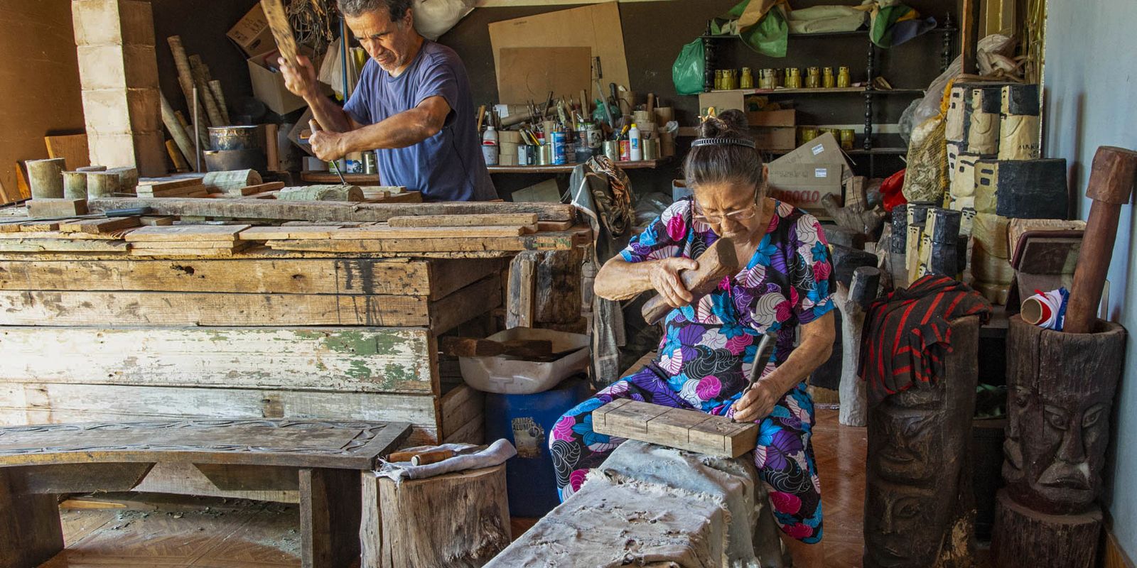 Imagem referente a Família da escultora Conceição dos Bugres apresenta suas obras no Rio