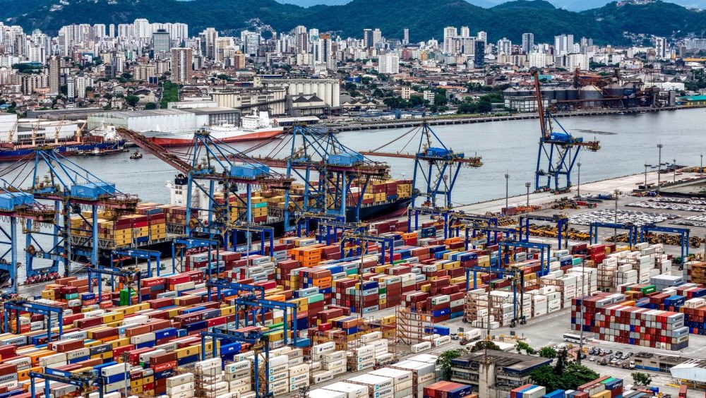 Brasil vê avanço com EUA, mas mantém etanol fora da negociação Imagem referente a Brasil vê avanço com EUA, mas mantém etanol fora da negociação