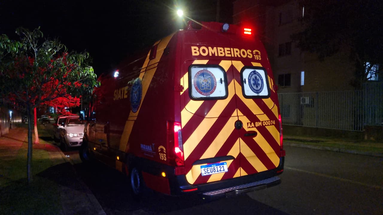 Adolescente sofre queda e é atendida pelo Siate no Bairro Floresta, em Cascavel