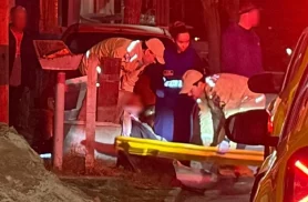 Homem é esfaqueado, espancado com pedradas na cabeça e socorrido inconsciente após assalto