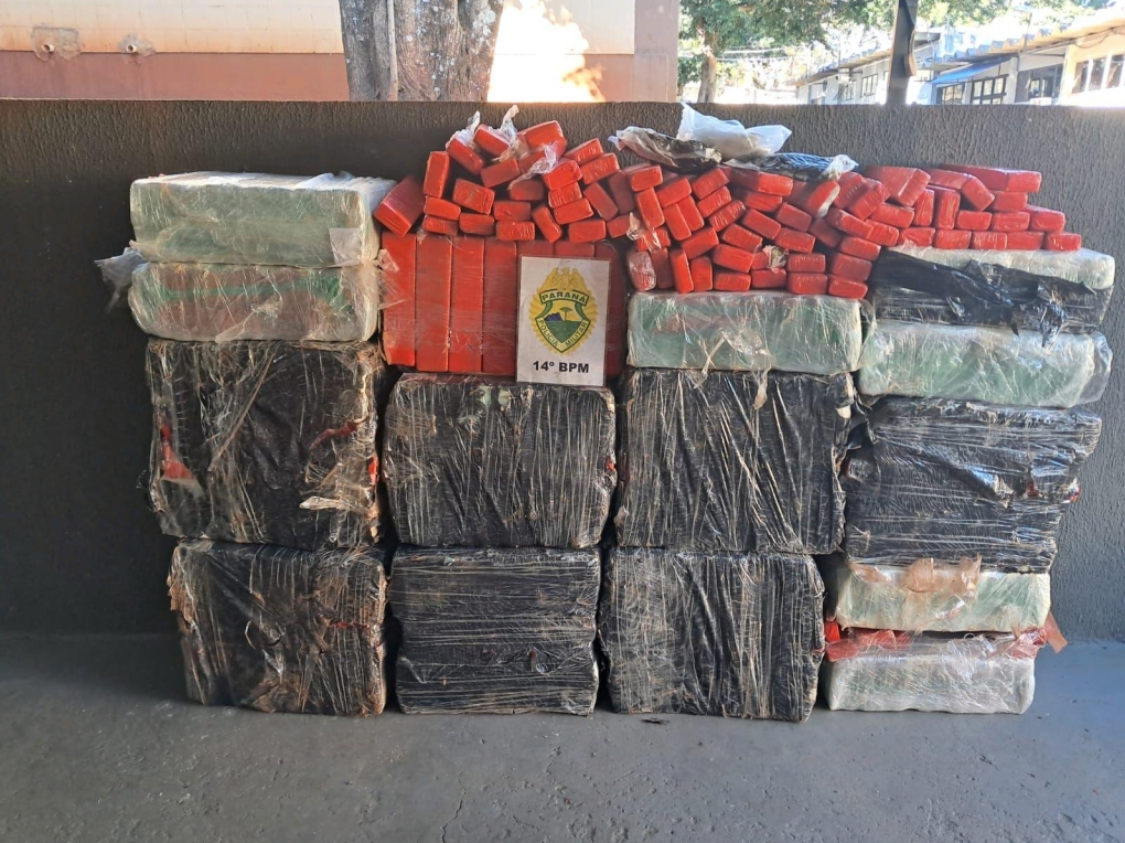 Imagem referente a PM apreende mais de 658 quilos de drogas e prende homem procurado em Foz do Iguaçu