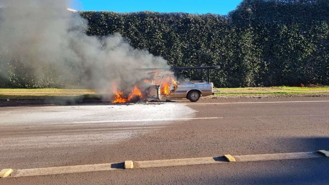Pampa pega fogo na Avenida Tancredo Neves