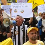 Camelôs protestam contra programa da prefeitura no Rio Imagem relativa a Camelôs protestam contra programa da prefeitura no Rio