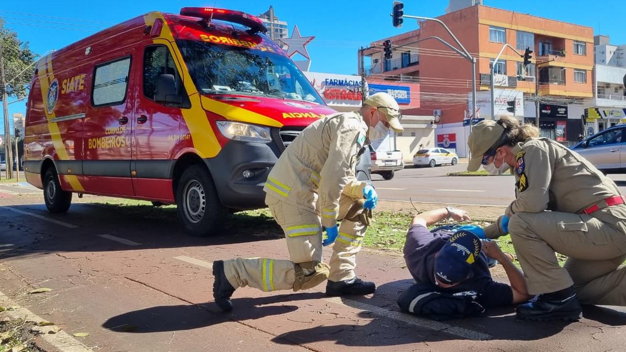 Acidente entre bicicleta e bike elétrica mobiliza Siate na ciclovia da Avenida Brasil